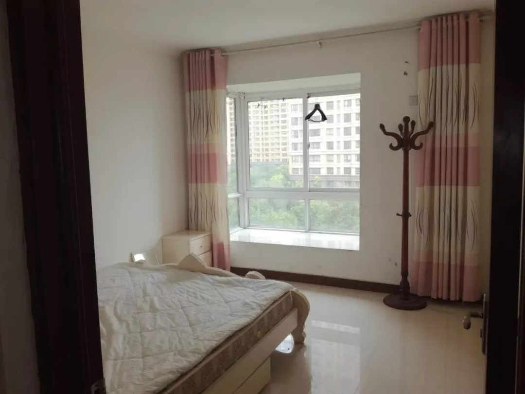 出售半亩宅基地一块！牡丹区区委广场附近、人民路附近各一套房源出售！