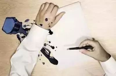 衣服不管染上什么用这招都能洗掉,白色衣服染上颜色用什么方法洗掉