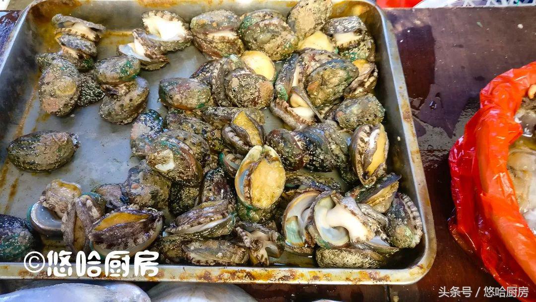 岛城中秋假期，农贸市场人挤人，海鲜价格翻倍涨，马鮹子40块1斤