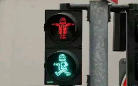 交通信号灯为什么红黄绿三种颜色,交通灯为什么是红绿黄三种颜色