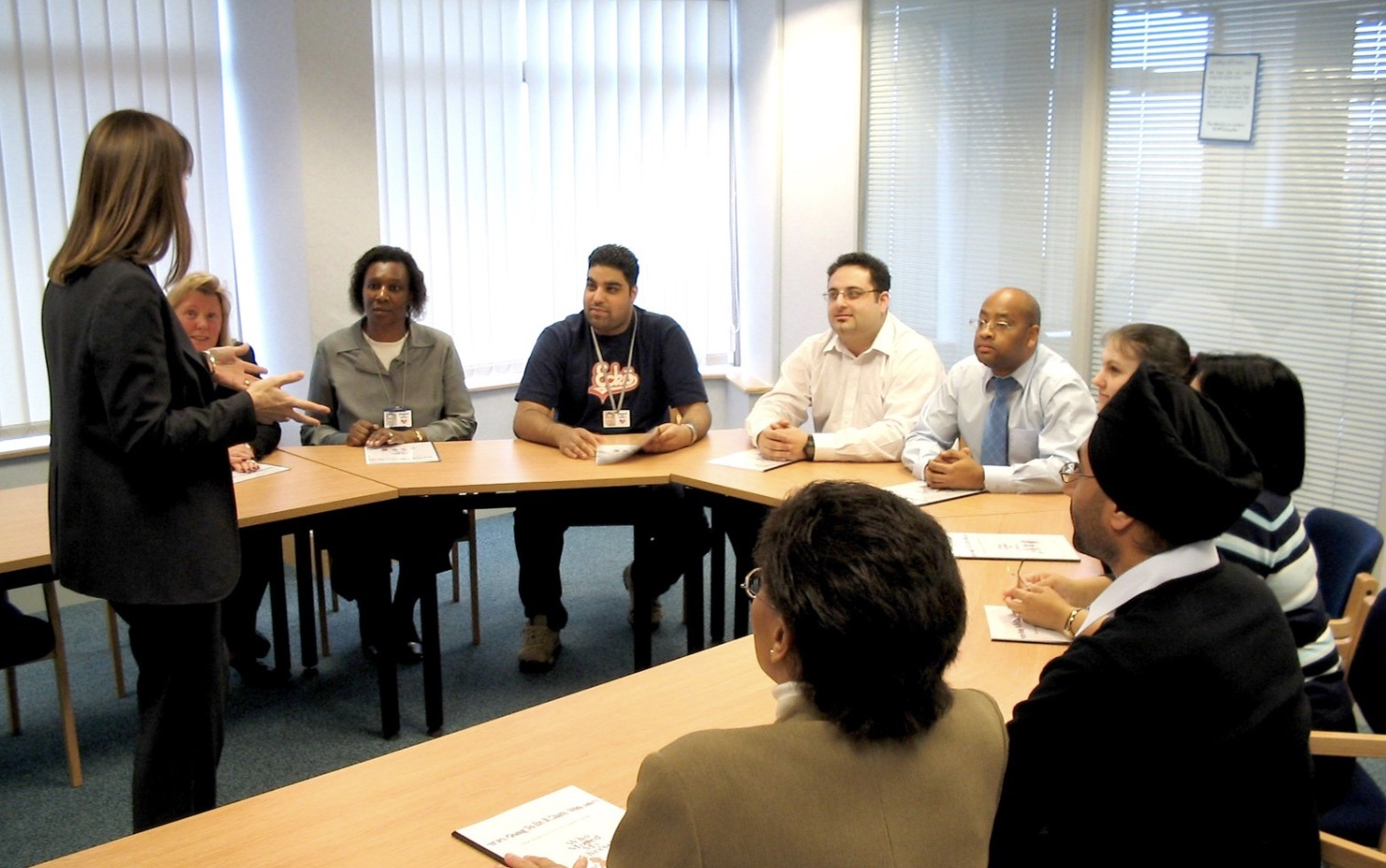 卖保险的套路和技巧,购买保险需要注意哪些坑人套路