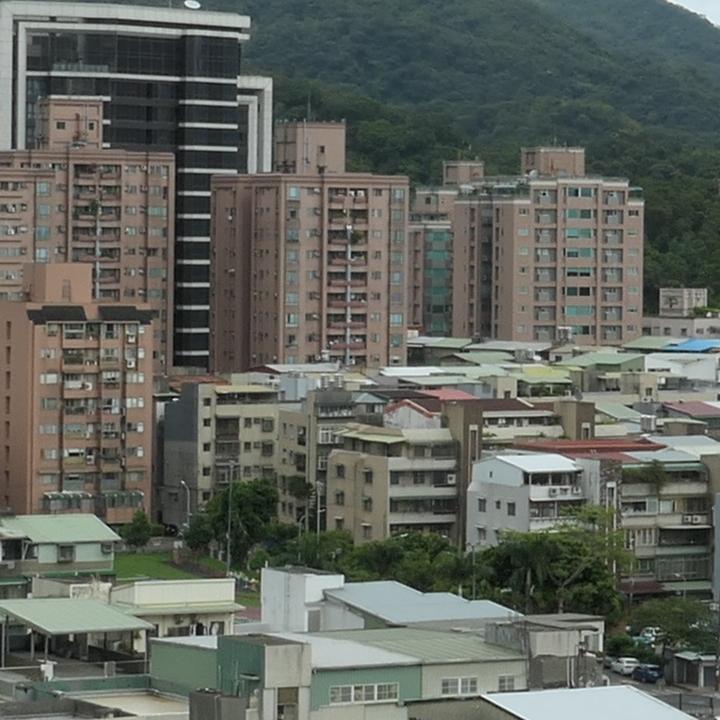 leica徕卡c-lux2多少钱,徕卡clux变焦