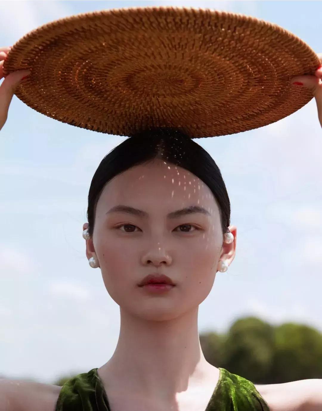 明星看刘雯何穗奚梦瑶走秀,刘雯何穗奚梦瑶维密