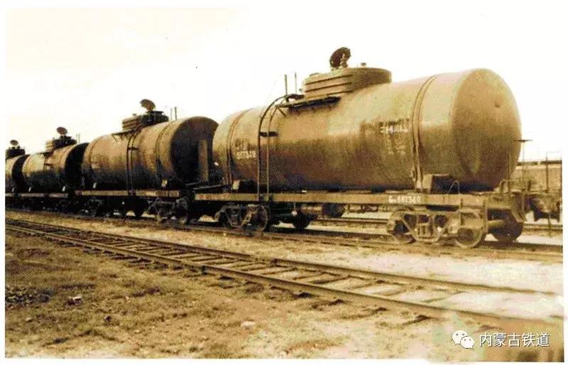 旅客还在熟睡中，他们竟悄悄换走了火车底盘！