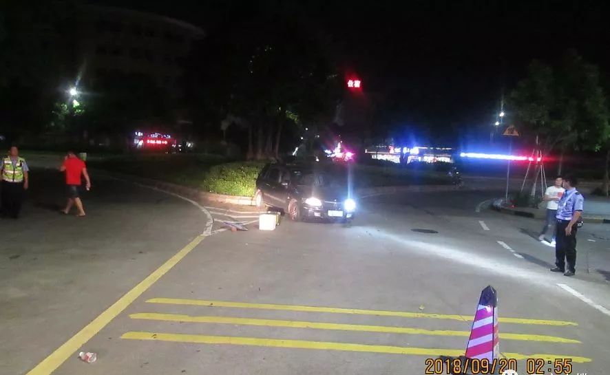 298mg/100ml要爆表！吹出醉驾新高度！小榄一男子醉驾飞车上花坛！