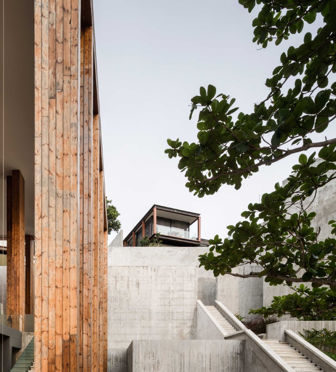 全球婚礼目的地探路：NAKA，悬空在半山腰上的透明火柴盒