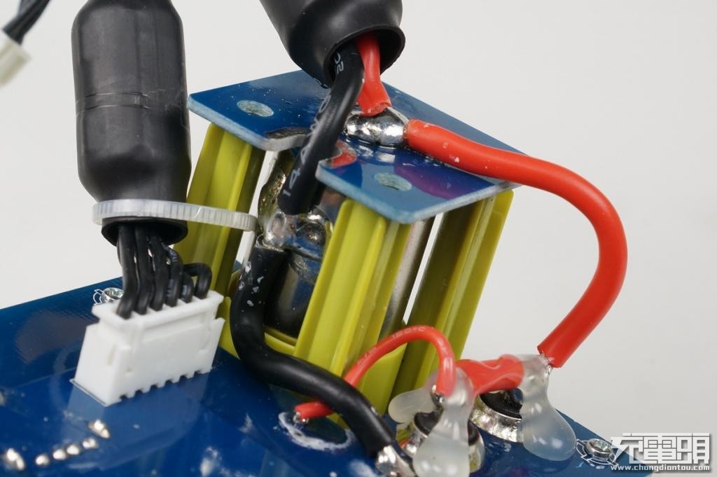 电小二户外电源拆解,电小二户外电源拆机