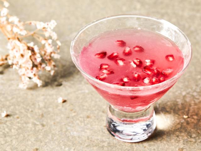 正宗品种嫁接突尼斯软籽石榴,精品高杆突尼斯软籽石榴