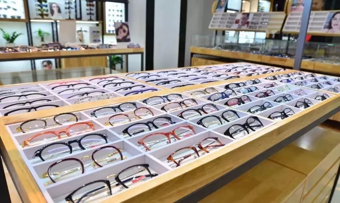 镜都惠眼镜9.9元买一送一,配镜特惠99元一副