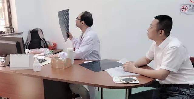 肩峰下撞击综合征影像表现,肩峰撞击综合征推拿治疗