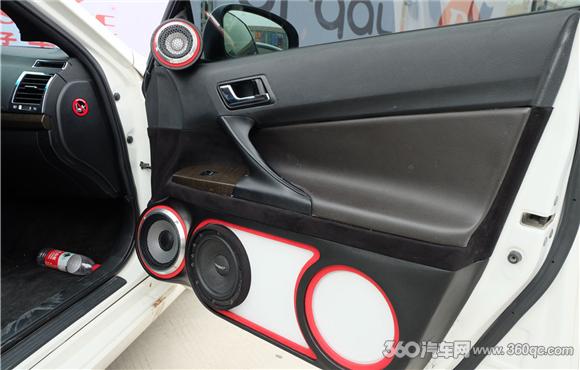 K牌超低音带来美式特有的热情MECA赛场上的丰田锐志注定吸睛无数