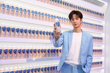 味全乳酸菌代言人,王一博味全乳酸菌见面会