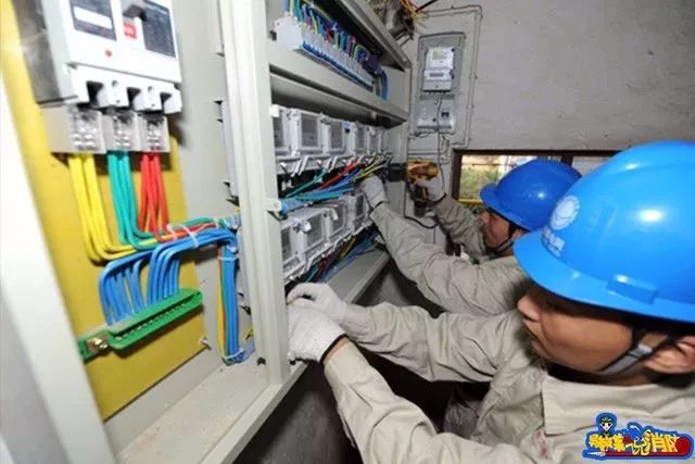 电表箱着火正确的灭火方式,电表箱失火怎么救