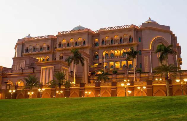 世界十大轻奢豪华酒店,世界上最纯金的酒店