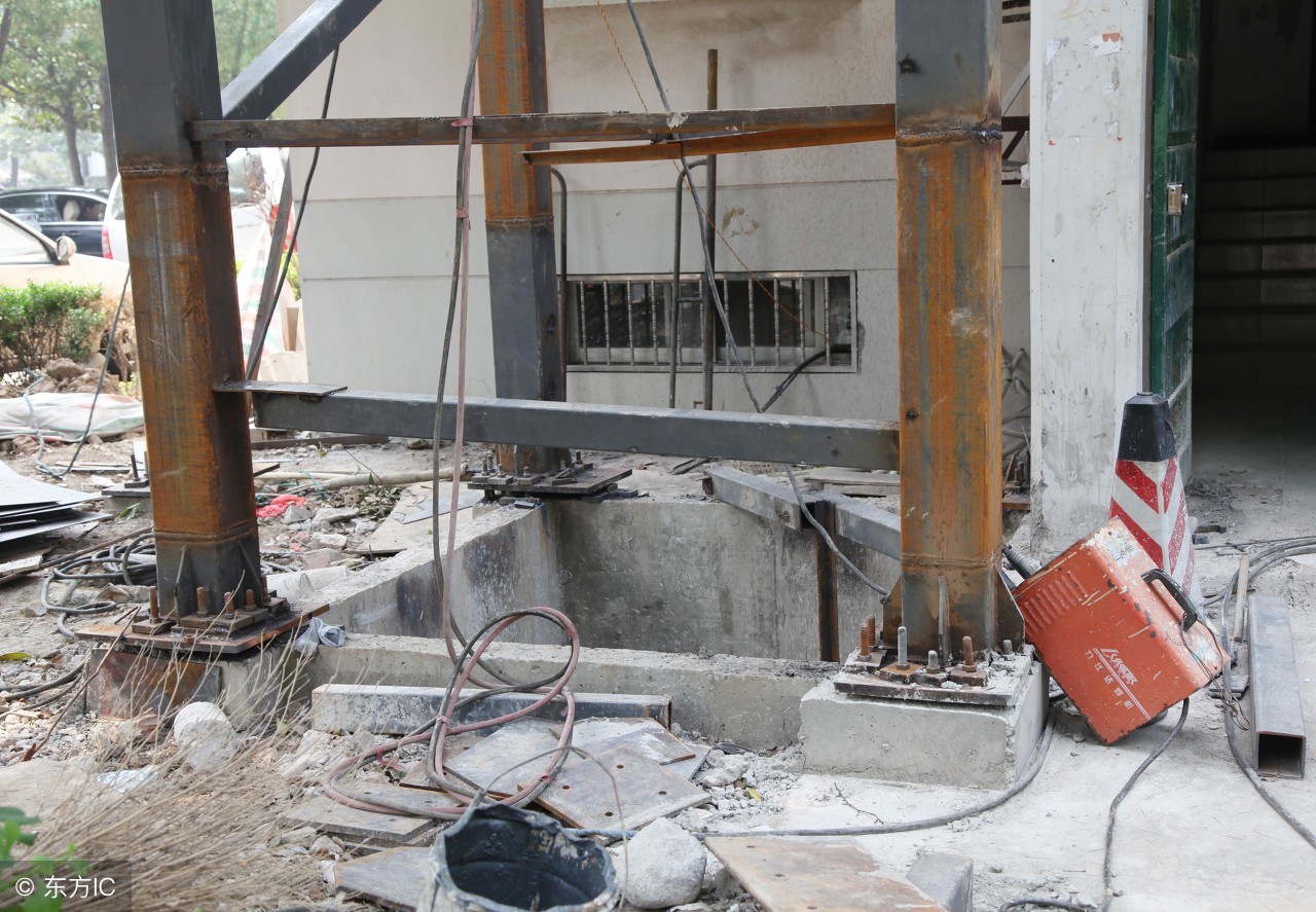 施工升降机安装拆卸安全技术规程,施工升降机安装与拆卸方案