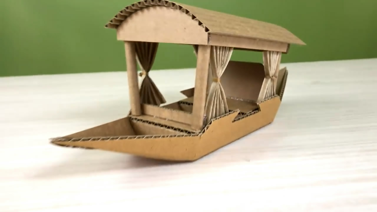 用纸板制作杭州西湖的观光船,纸质运河船模型手工制作