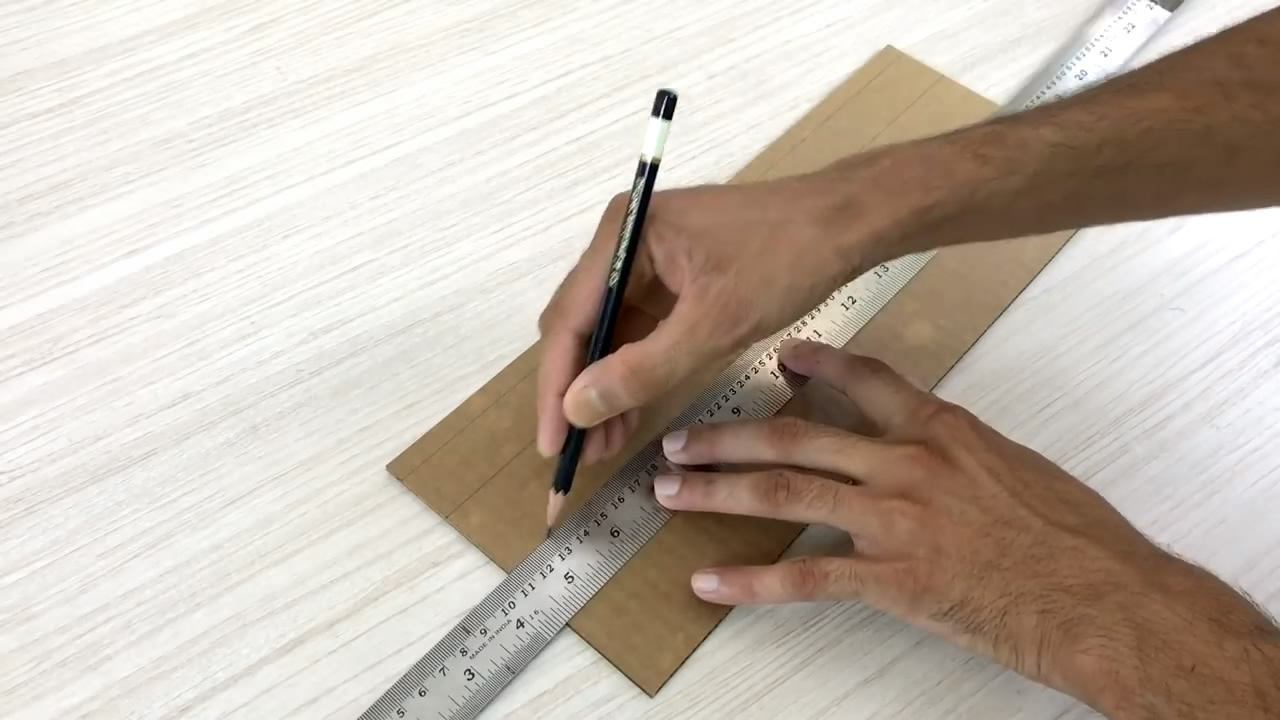 用纸板制作杭州西湖的观光船,纸质运河船模型手工制作