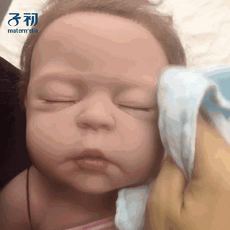 九个月大的宝宝洗澡老是哭闹,三个月婴儿洗澡哭闹怎么回事