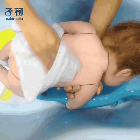 九个月大的宝宝洗澡老是哭闹,三个月婴儿洗澡哭闹怎么回事