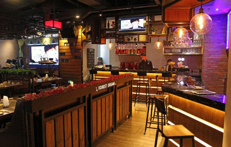 同样的店面有人赚有人赔,同行都在亏本卖产品