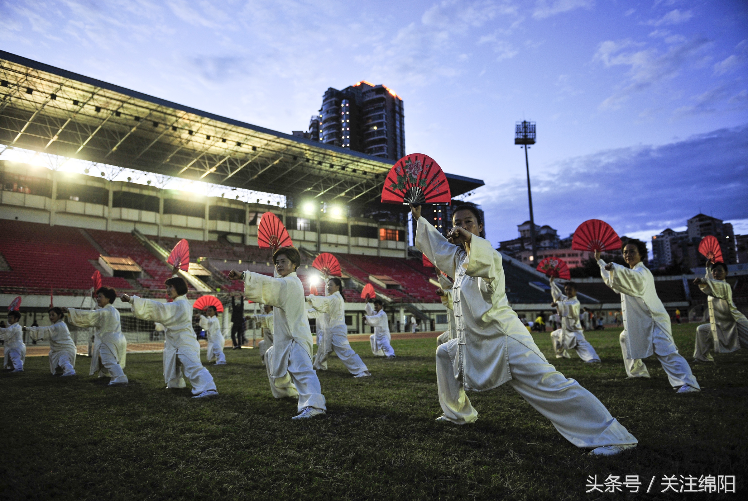 绵阳南河体育中心免费开放时间,绵阳人健身