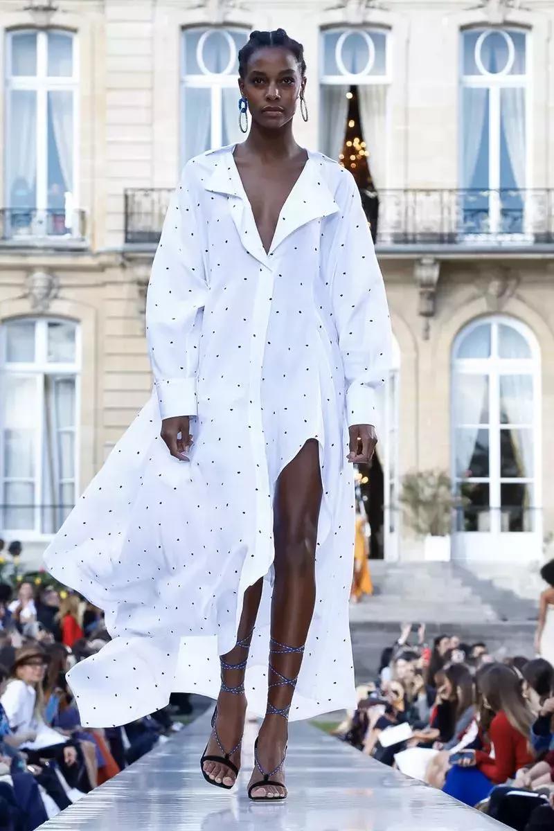 戚薇霸气走秀,唐嫣戚薇机场街拍大全