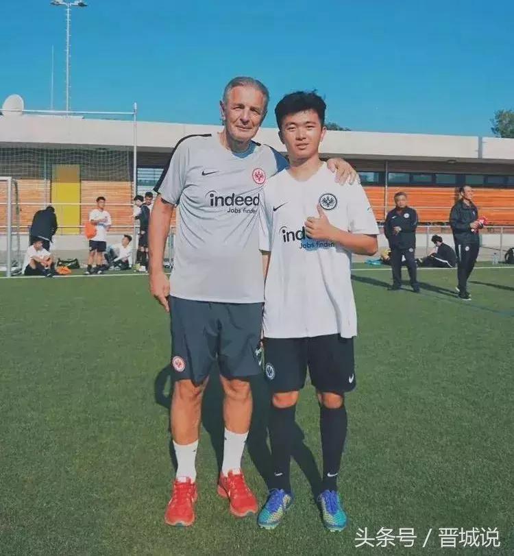 山西晋城高平小伙,晋城体育场奔跑少年