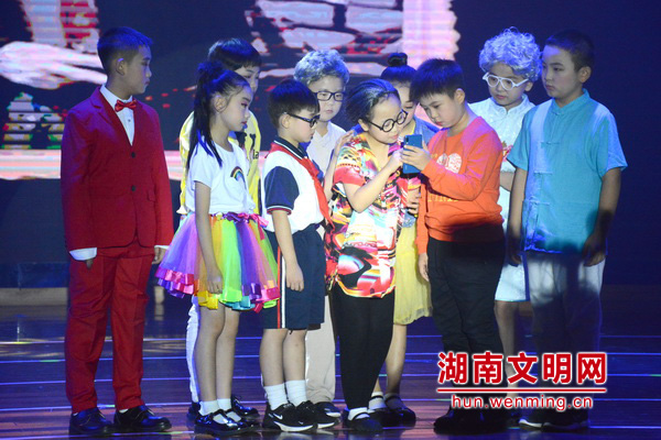 传承红色基因向国旗敬礼视频,传承红色基因向国旗敬礼400字