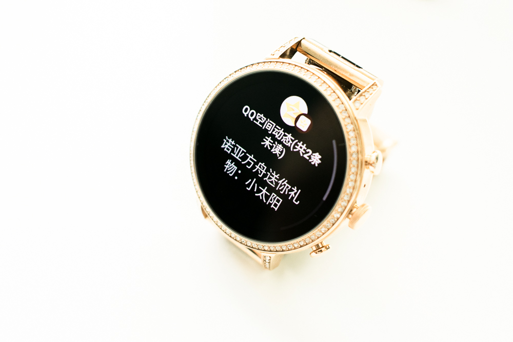 戴fossil手表,fossil智能腕表