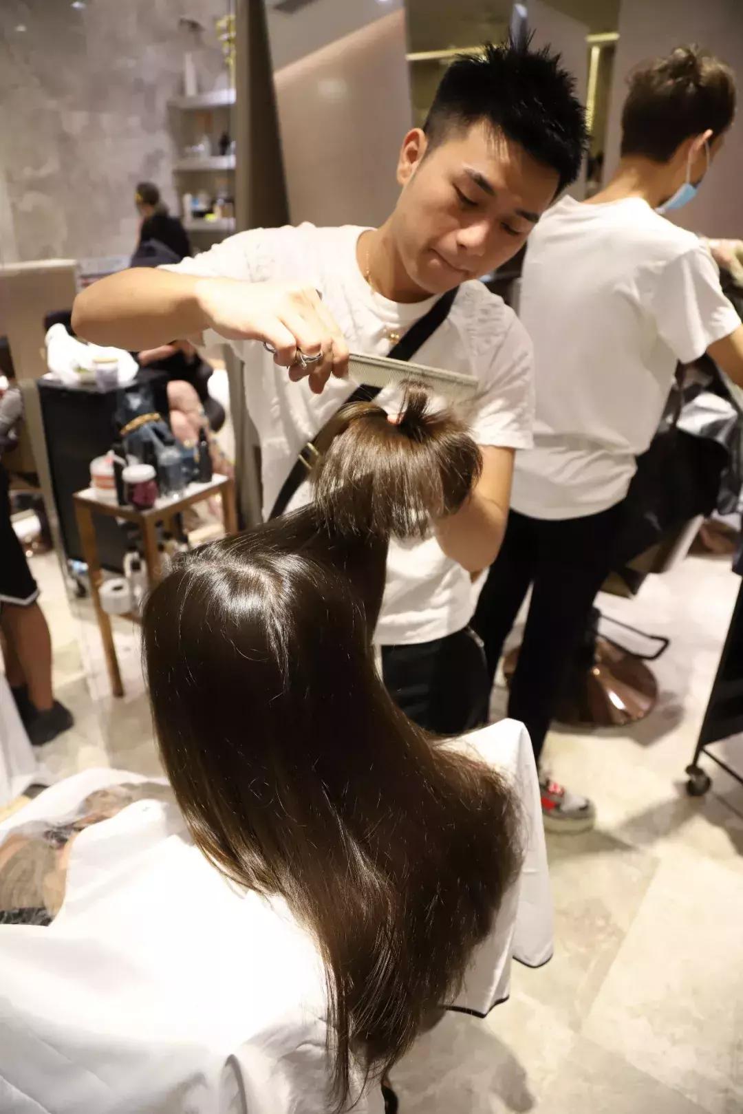 来高德置地这家网红店染发，头发居然变成这样……！