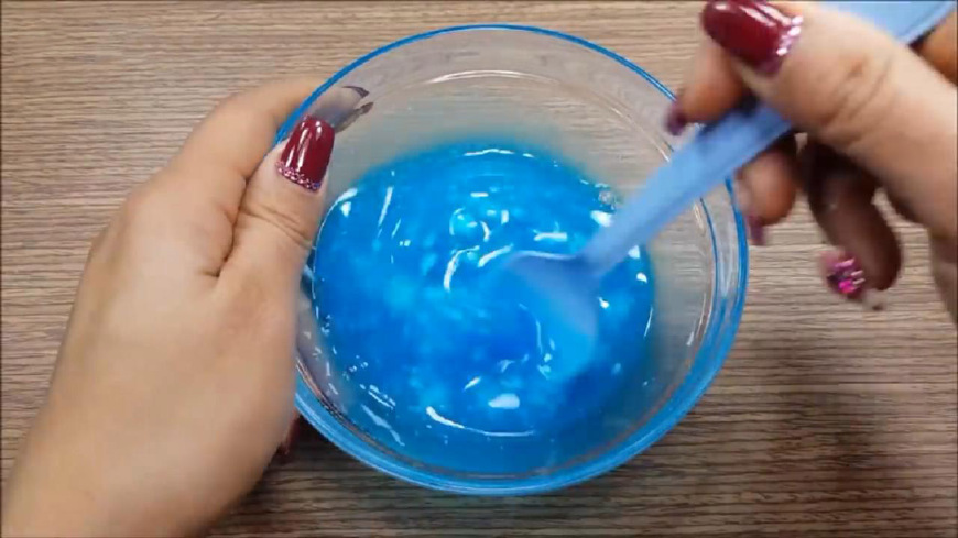 无硼砂不粘手史莱姆教程,用护手霜如何做史莱姆不用牙膏