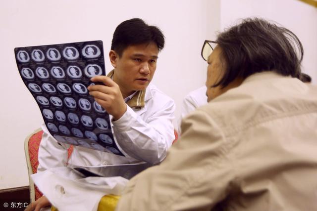 肺癌化疗后发烧用什么退烧药,小细胞肺癌晚期化疗后发烧