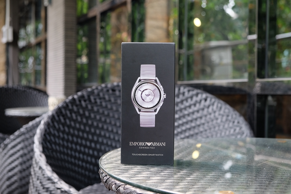 3990元的真智能手表贵吗?阿玛尼ART5006:奢华与智能的巧妙结合