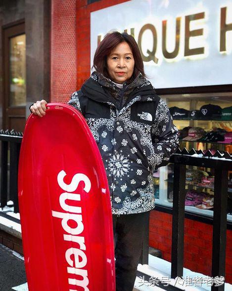 广东大妈玩潮入百万！她把美国人钱赚个遍，是纽约炒货届的扛把子