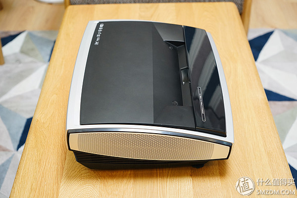 坚果sk120寸激光电视,坚果激光电视u1值得买吗