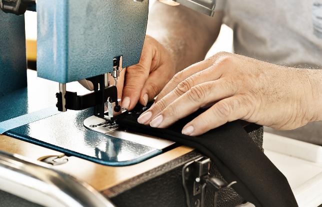 松紧裤老往下滑怎么办,打裤边的巧妙方法