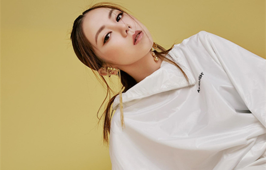 邓紫棋翻唱歌曲往事只能回味,邓紫棋现场演唱往事只能回味