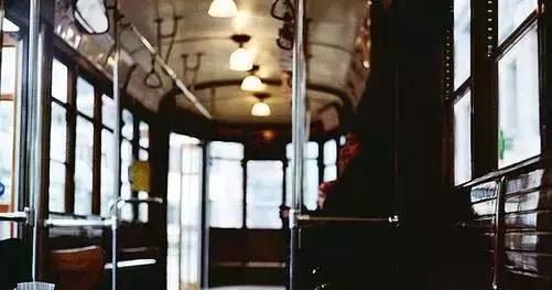 女人挣钱不是责任而是价值,男人挣钱叫责任女人挣钱叫尊严