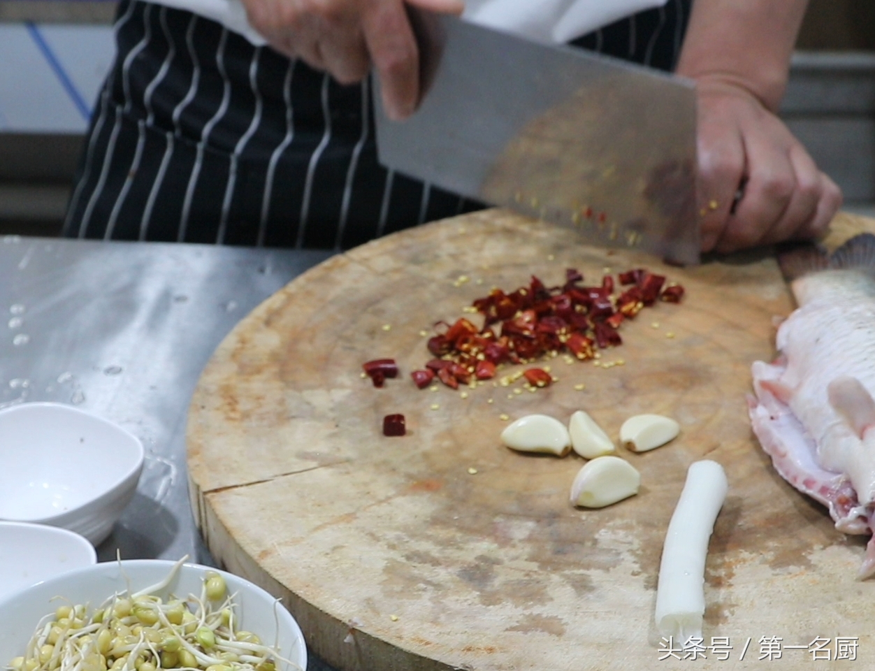 这才是水煮鱼的正确做法鱼片嫩滑,这才是水煮鱼的正确做法鱼肉嫩滑