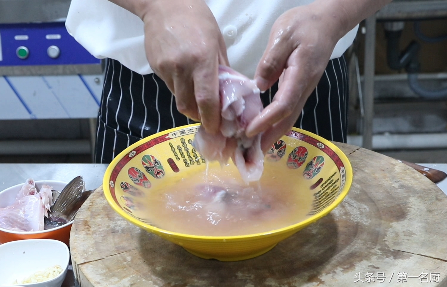 这才是水煮鱼的正确做法鱼片嫩滑,这才是水煮鱼的正确做法鱼肉嫩滑