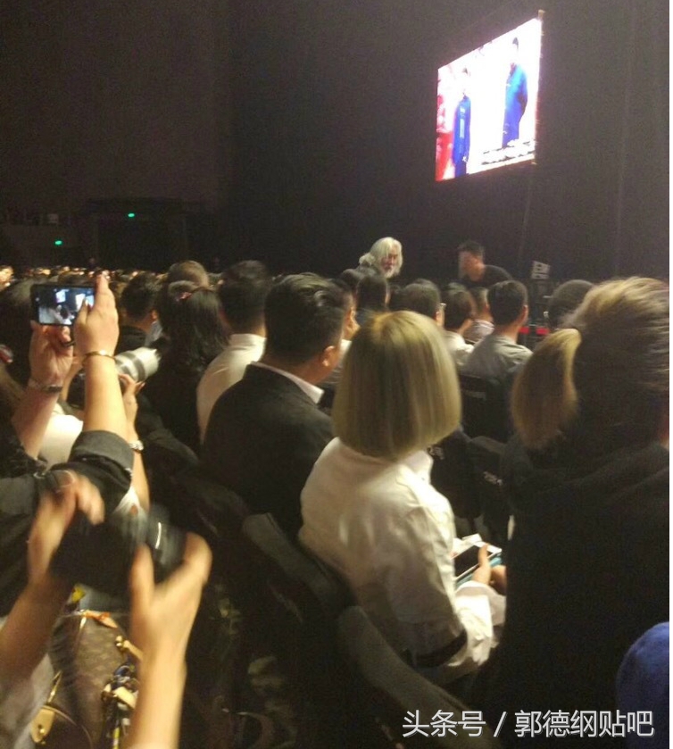 德云社师徒父子观众陆续进场,德云社师徒父子上海站2018