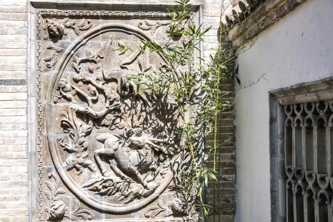 郑州足球小镇有真草足球场吗,郑州足球小镇现状