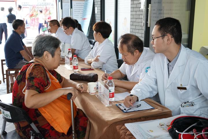 老中医养生馆如何经营,老中医转型