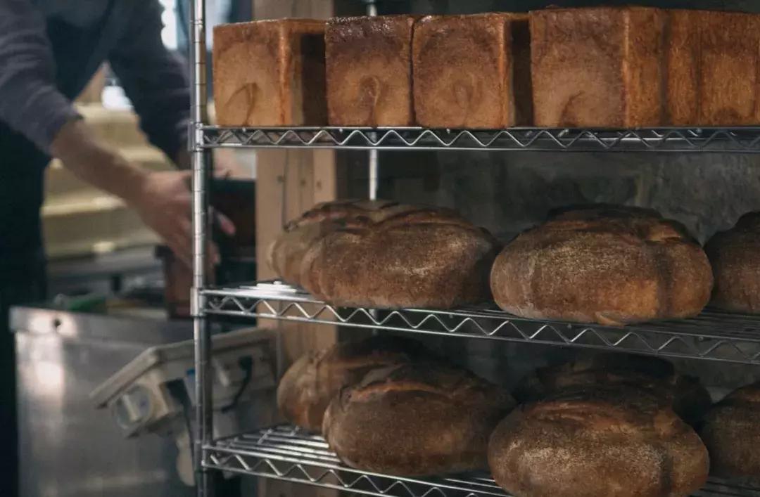 石窑面包店内实拍视频,天然酵母的石窑面包店