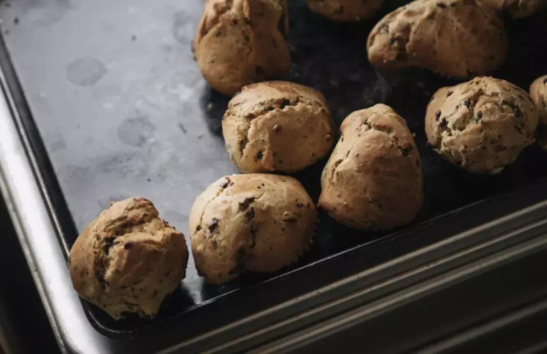 石窑面包店内实拍视频,天然酵母的石窑面包店