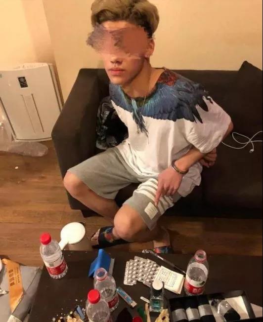 蓝精灵毒品的危害动画,蓝精灵毒品的危害鬼畜版