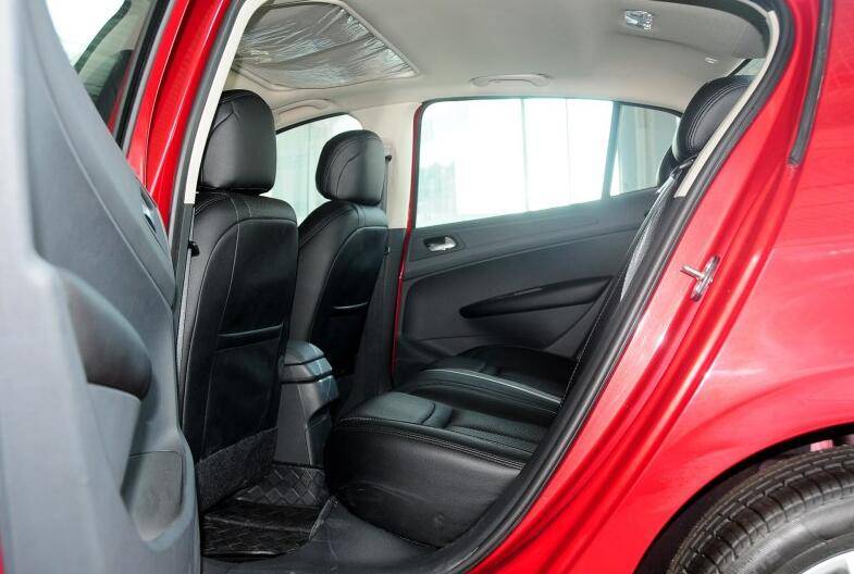 3万多是选择nk800还是450sr,3万多是选宝骏730还是途安