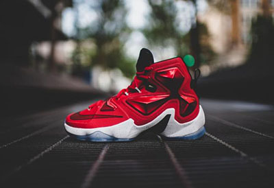 詹姆斯篮球鞋全系列简介,詹姆斯篮球鞋简版