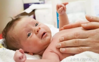 龙凤胎出生满百天,刚出生的宝宝10天护理知识大全