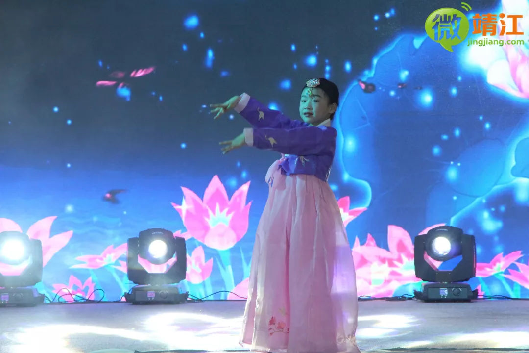 微靖江：这里发生了什么？竟引来近千名靖江人围观！还各种拍照